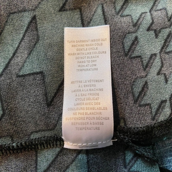 BUY 2 ITEMS GET 1 FREE - Cleo Petites Houndstooth 3/4 sleeve blouse Sz L - Picture 8 of 8